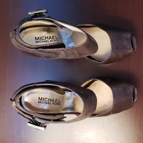 Micheal Kors Heidi Platform Heels - Picture 2 of 8